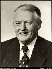 Sievers, Wolfgang, 1913-2007. Portrait of Frank Crean, Minister for Trade, ca.1974 [picture]